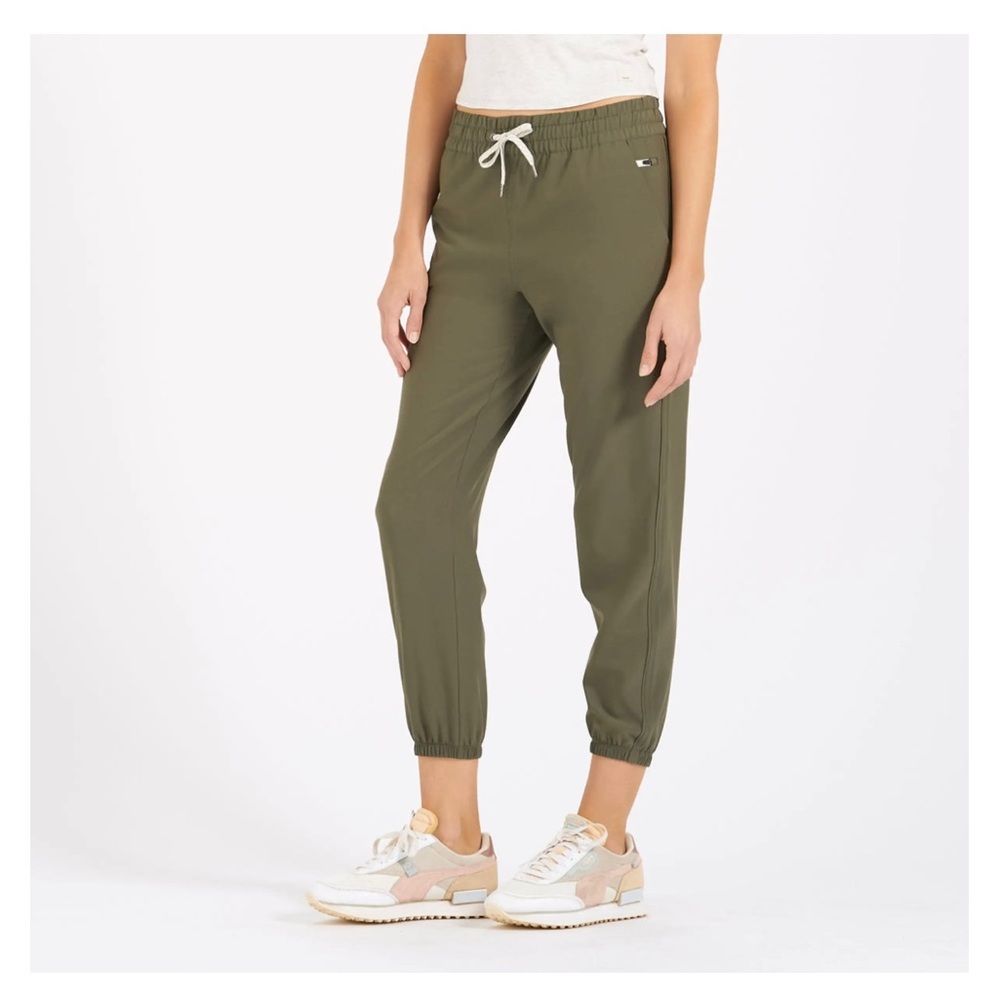 Vuori Oregano Green Weekend Athleisure Joggers Size Small